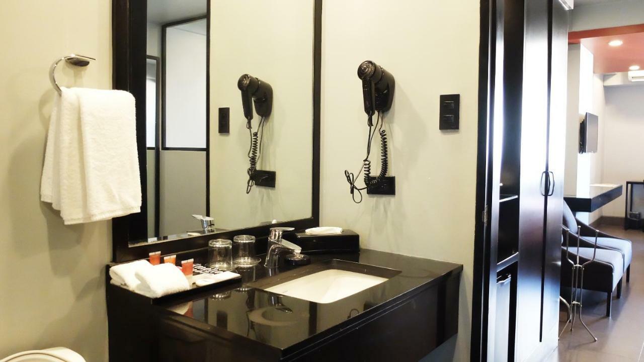 Amelie Hotel Manila Kültér fotó